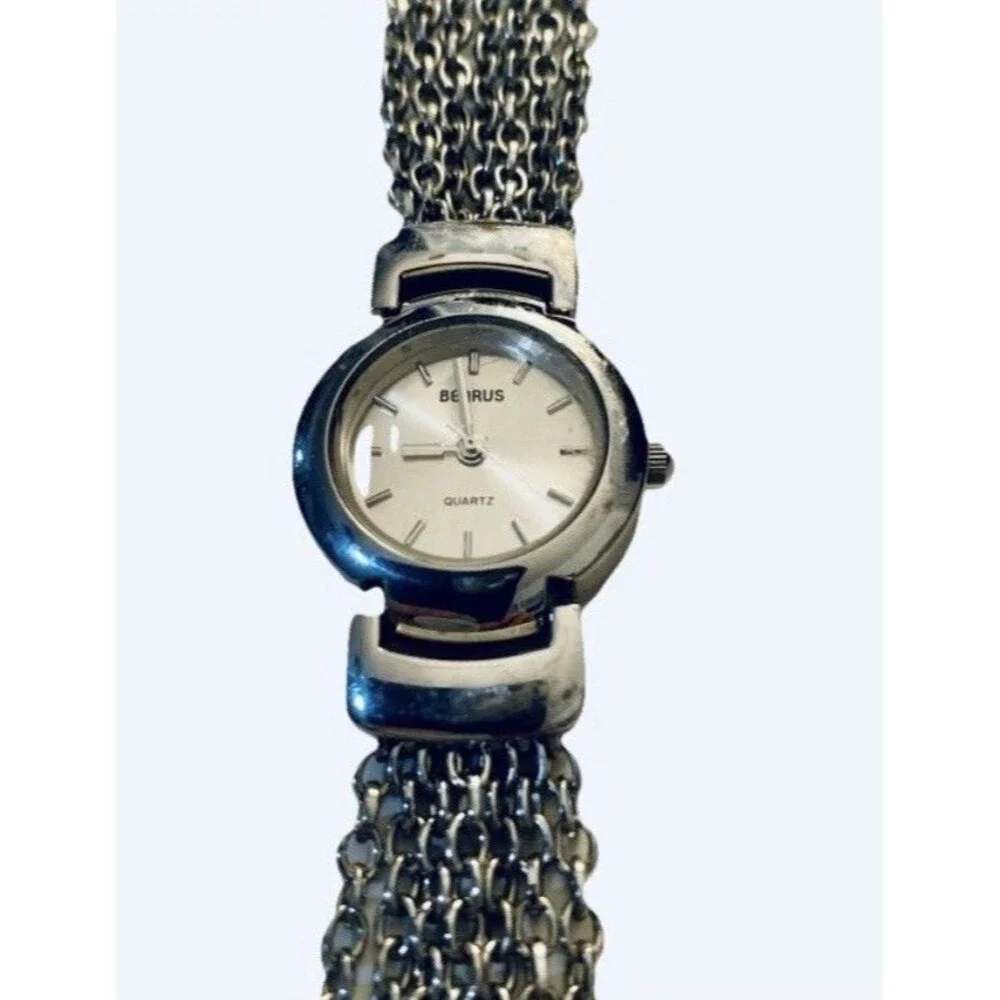 Ladies Benrus Round Silver Tone Chains Bracelet Quartz Watch-New battery